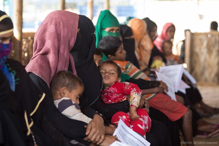 Scopri di più sull'articolo MOAS Aid Station in Bangladesh: 80.000 pazienti curati in un anno a fianco di Rohingya e comunità locali